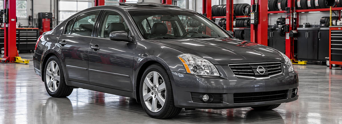 Nissan Máxima A34 3.5L V6 2004-2005 en un taller de llantas