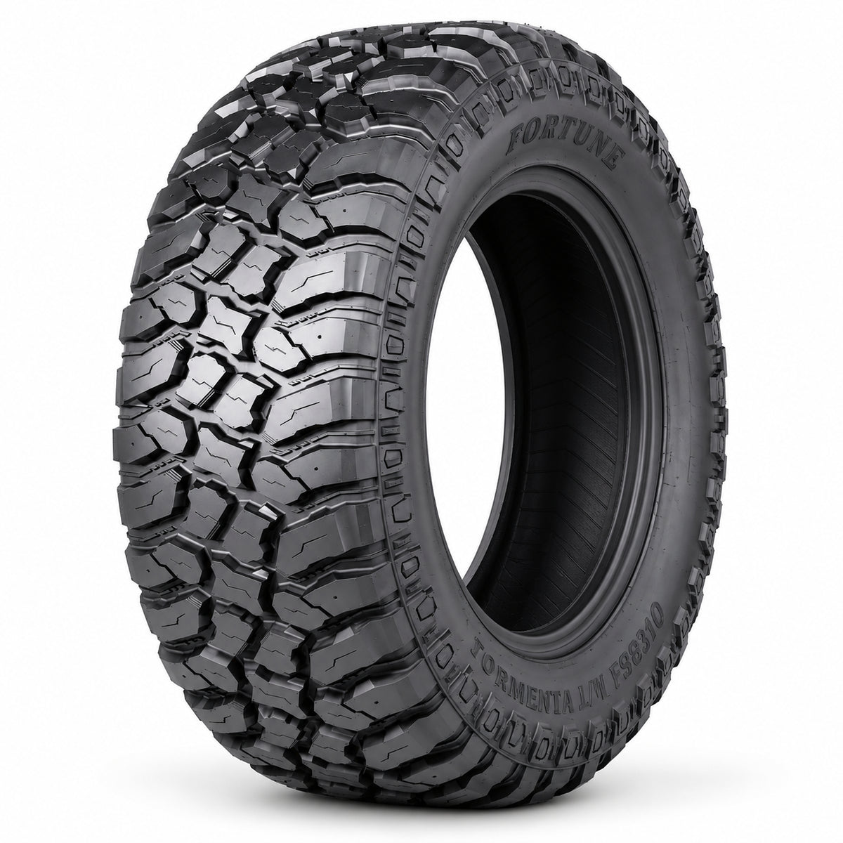 FORTUNE TORMENTA M/T FSR310 sin aro — vista diagonal, letras negras