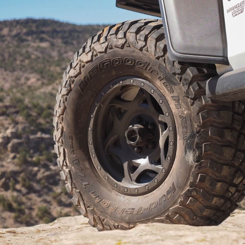 BF GOODRICH® MUD TERRAIN T/A KM3 - LT 305/55R20 121/118Q