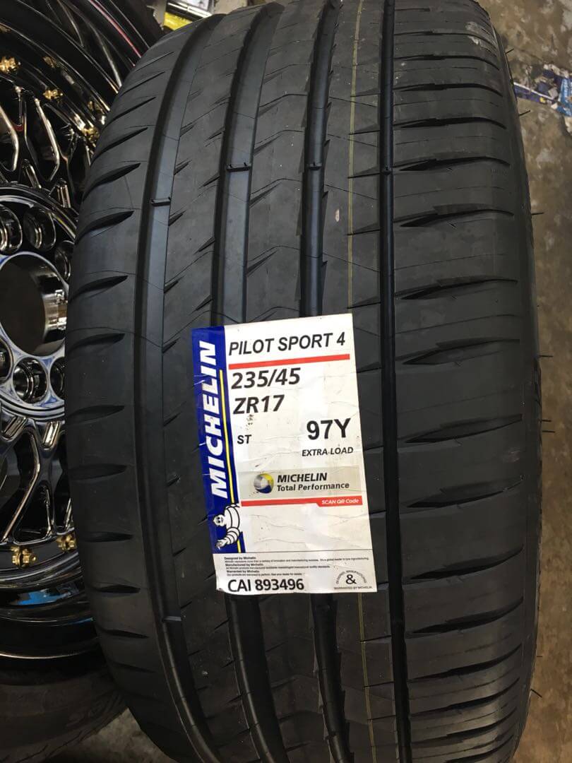 MICHELIN® PILOT SPORT 4 - 275/35R19 100Y XL ZP