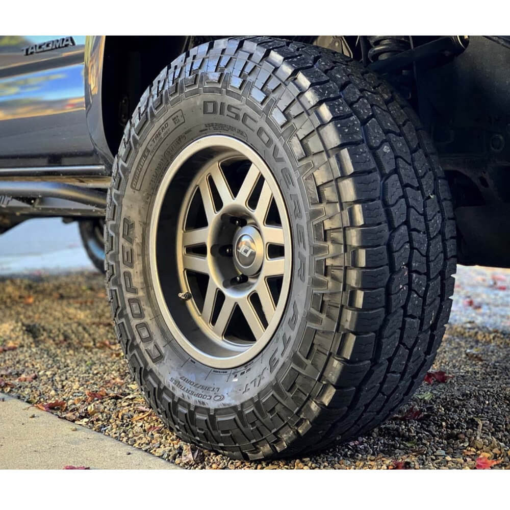 COOPER® DISCOVERER AT3 XLT - LT 315/70R17 121/118S