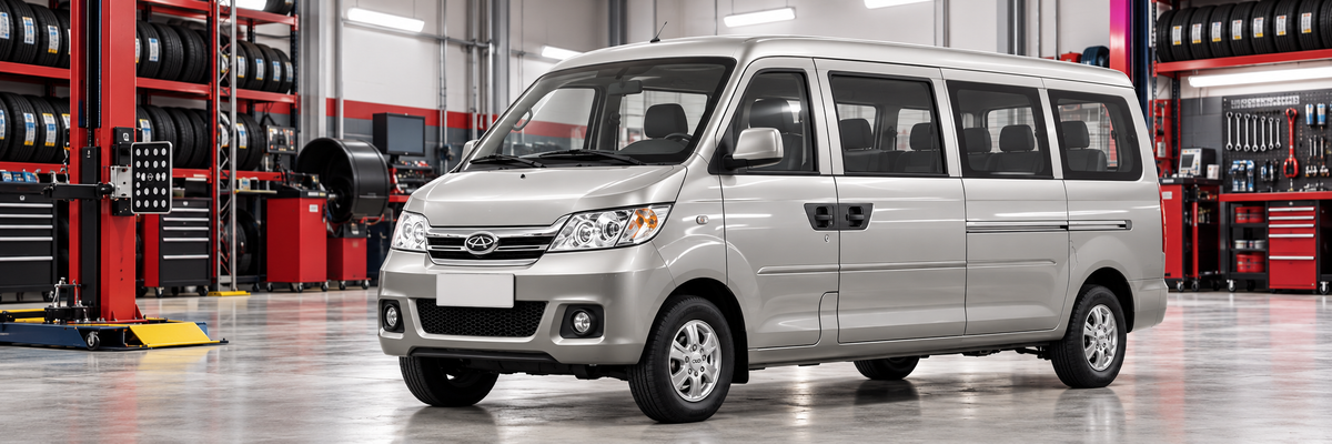 Chery Practivan Karry Q22L larga en un taller