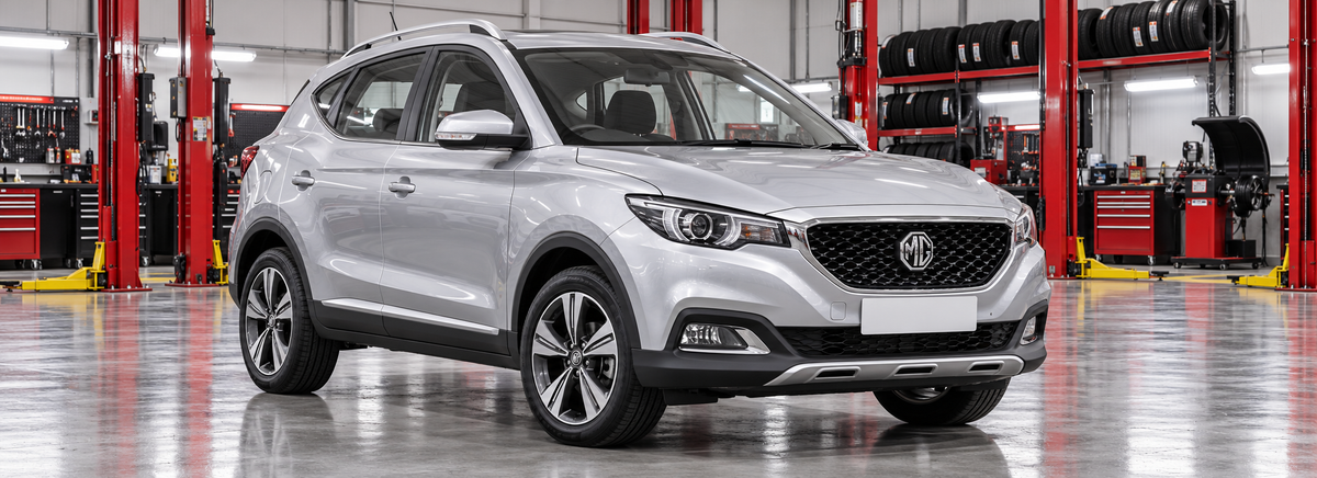 MG ZS gasolina 1.5 2020-2021 en un taller de llantas