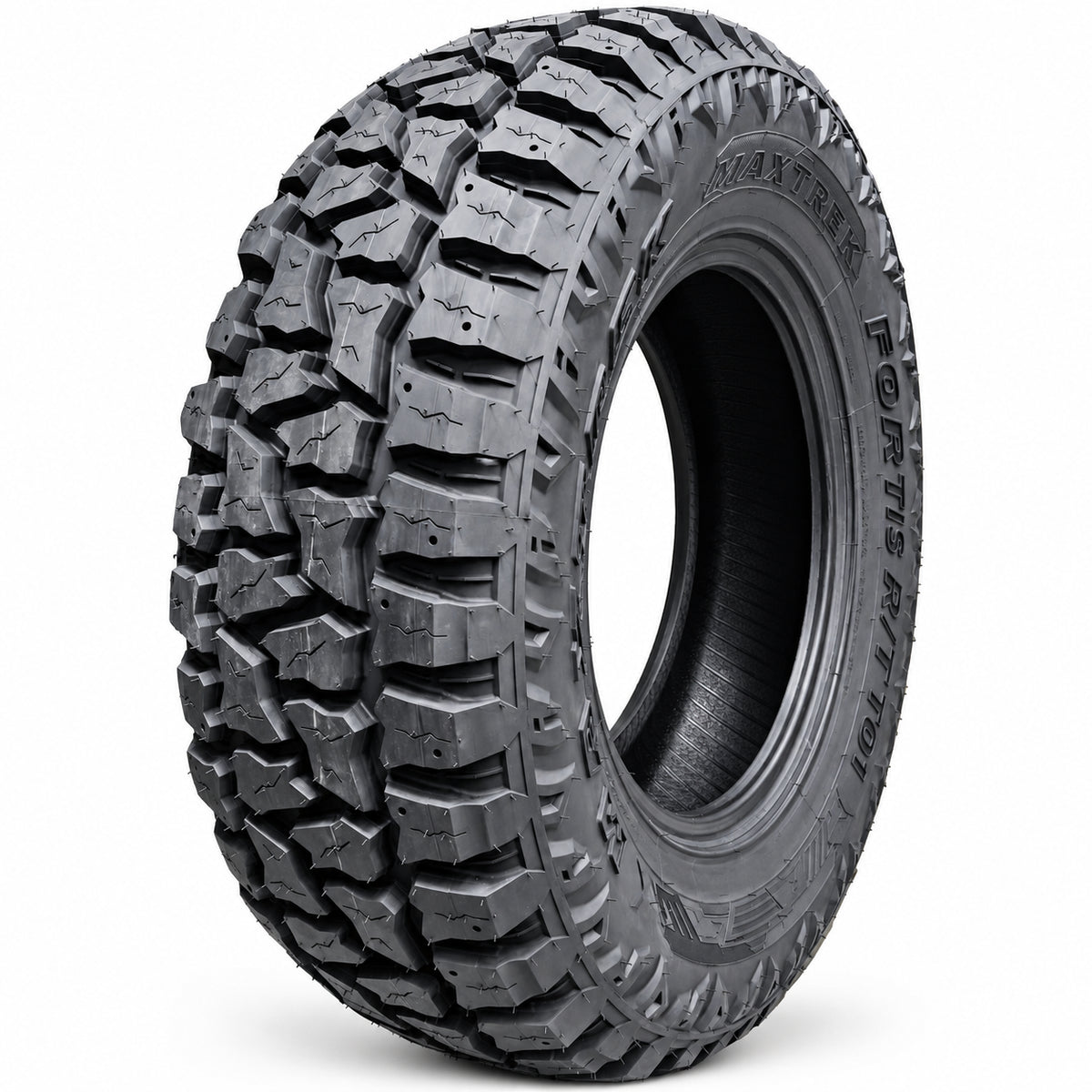 MAXTREK FORTIS R/T T01 sin aro — vista diagonal, letras negras