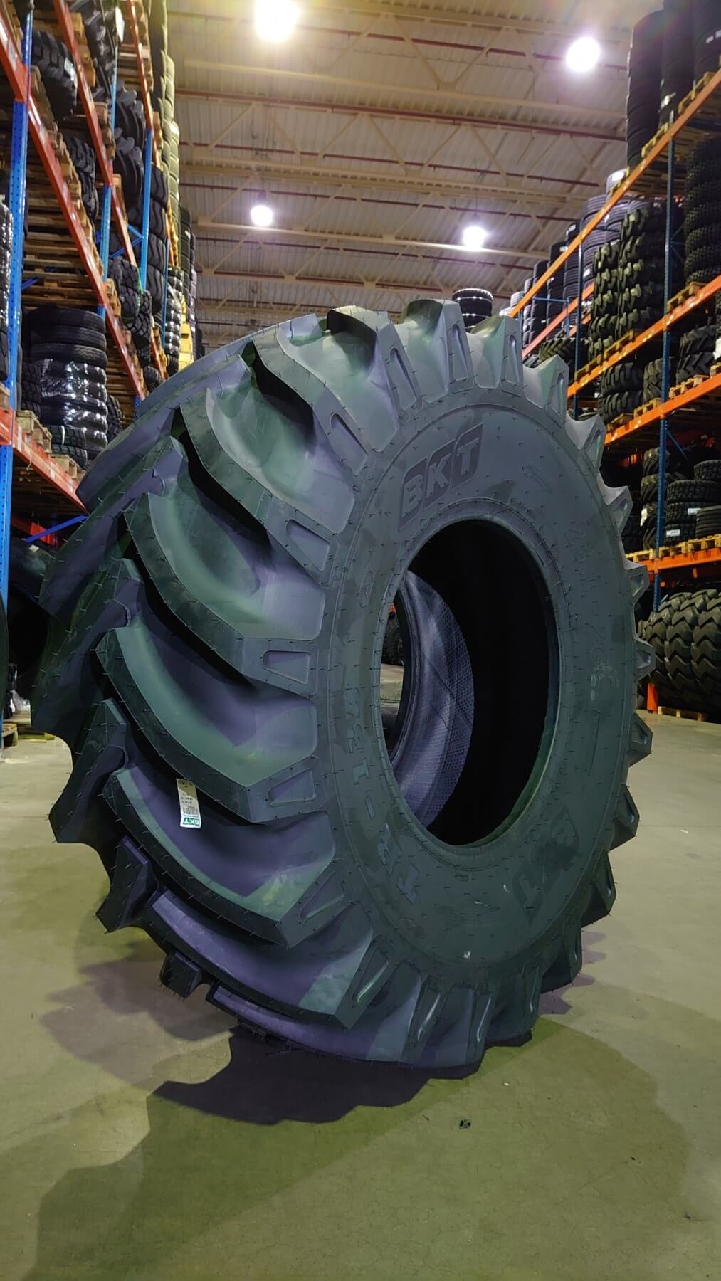 Bkt R1 BKT® TR135 - 18.4-30 (R1) E TT