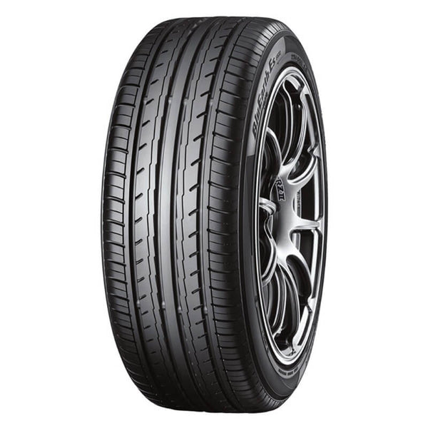 YOKOHAMA® BLUEARTH ES32 - 215/55R16 97V