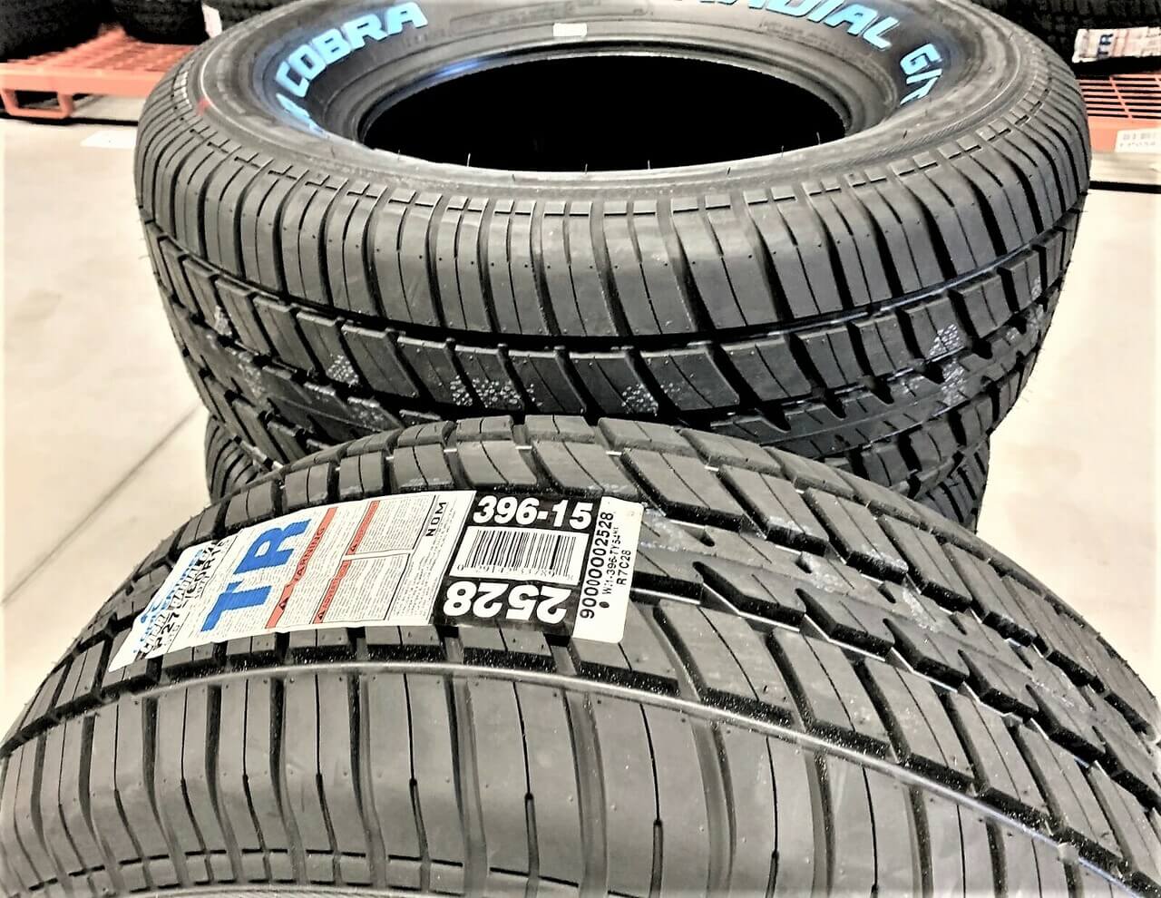 COOPER® COBRA RADIAL G/T - 245/60R15 100T RWL